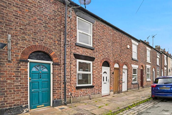3 Bedroom Terraced House For Sale In Newton Street, Macclesfield, SK11