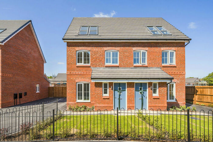 3 Bedroom Semi-Detached House To Rent In Greyhound Avenue, Manchester, Lancashire, M18