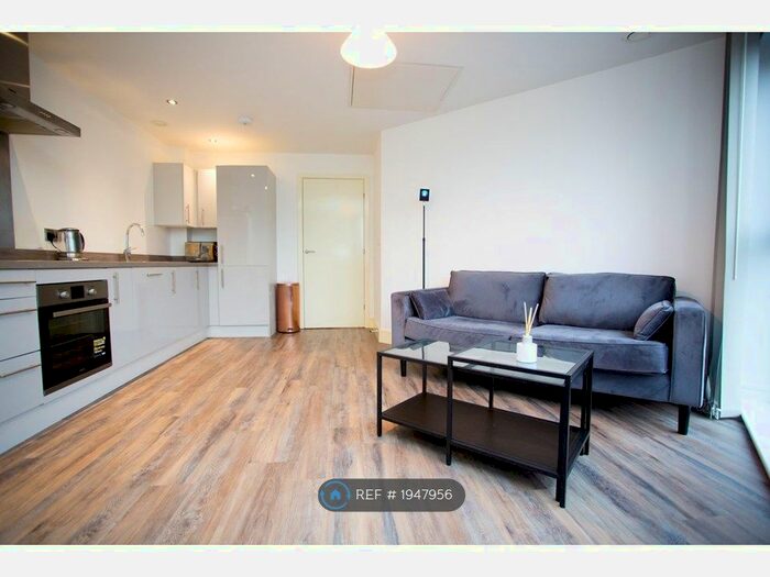 2 Bedroom Flat To Rent In Langworthy Road, Salford, M5
