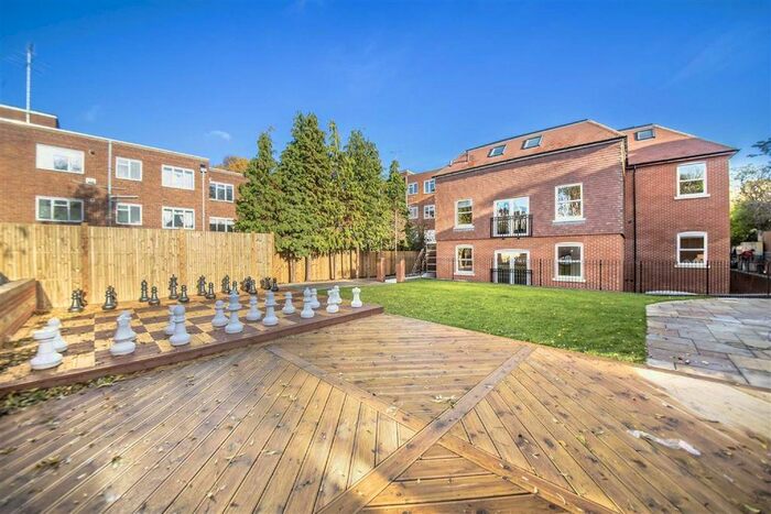 2 Bedroom Flat To Rent In Eaton Rise, Ealing, W5