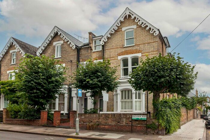 2 Bedroom Flat To Rent In Winthorpe Road, London, SW15