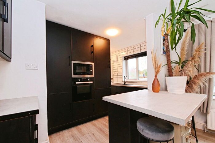 3 Bedroom Semi-Detached House For Sale In Fern Close, York, YO32