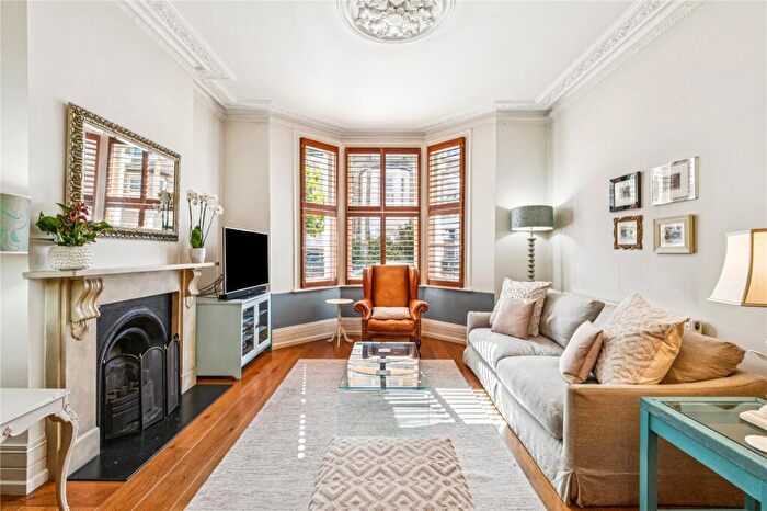 4 Bedroom Terraced House For Sale In Mallinson Road, SW11