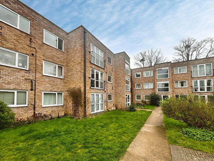 2 Bedroom Flat For Sale In Riseley Road, Berks, Maidenhead, SL6