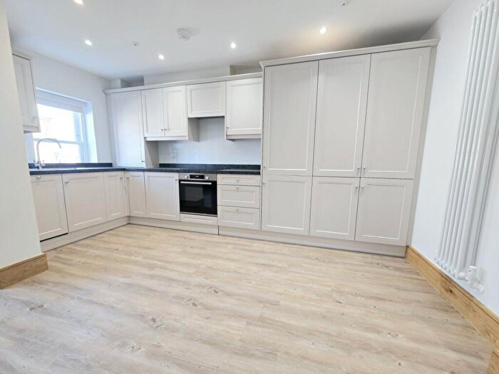1 Bedroom Flat To Rent In Woodford Road, E18