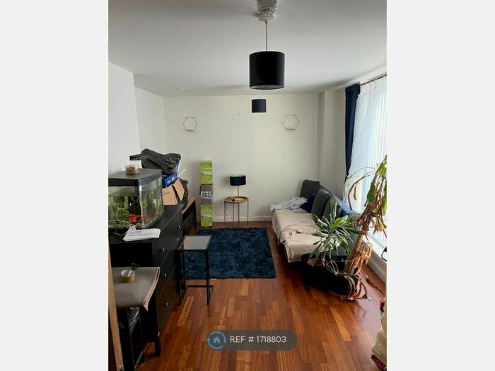 1 Bedroom Flat To Rent In Ferry Court, Cardiff, CF11