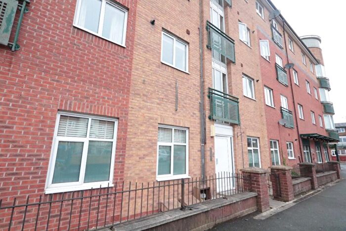2 Bedroom Flat To Rent In Chorlton Road, Hulme, Manchester, M15