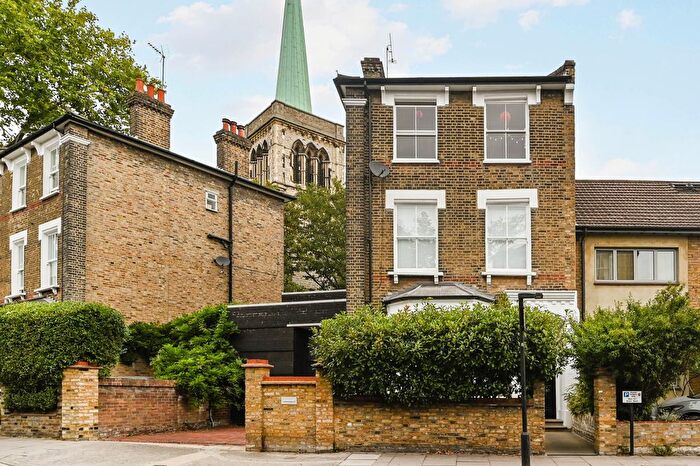 5 Bedroom Semi-Detached House For Sale In Lauriston Road, Victoria Park Village, E9