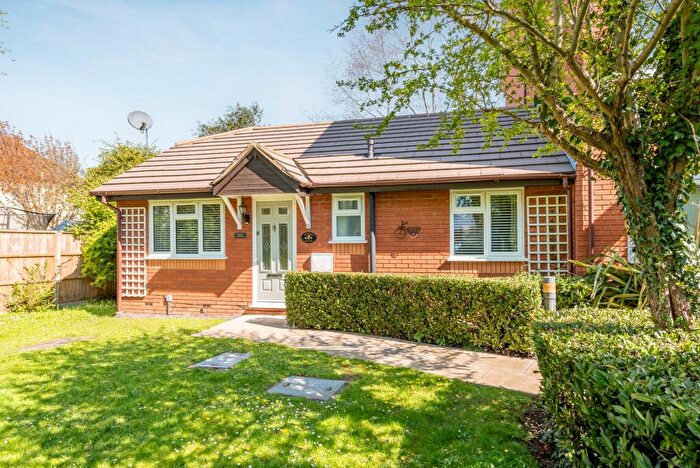 2 Bedroom Bungalow For Sale In Firs Avenue, Windsor, SL4