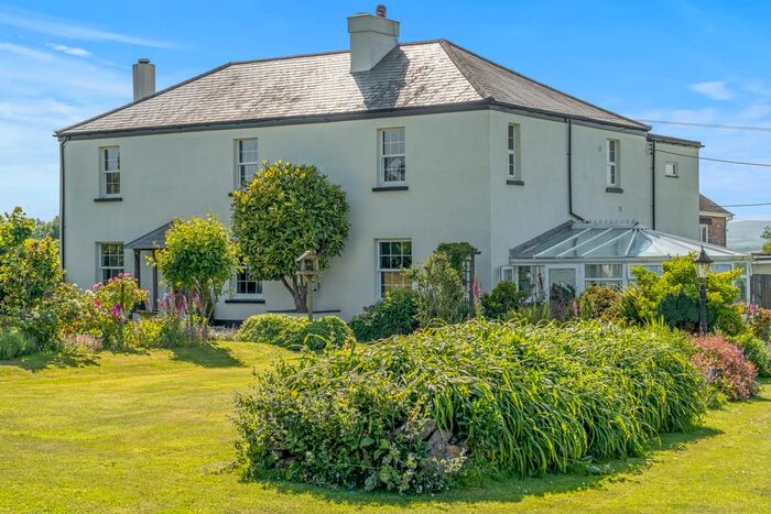 4 Bedroom Farmhouse For Sale In Follaton Bungalows, Plymouth Road, Totnes, TQ9