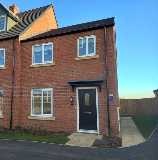 3 Bedroom Semi-Detached House To Rent In Burnham Way, Sleaford, NG34