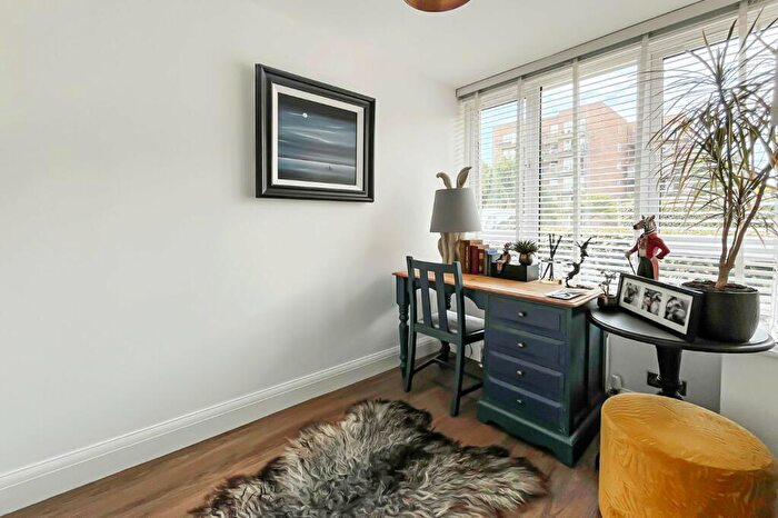 3 Bedroom Detached House For Sale In Pevensey Road, Worthing, West Sussex, BN11