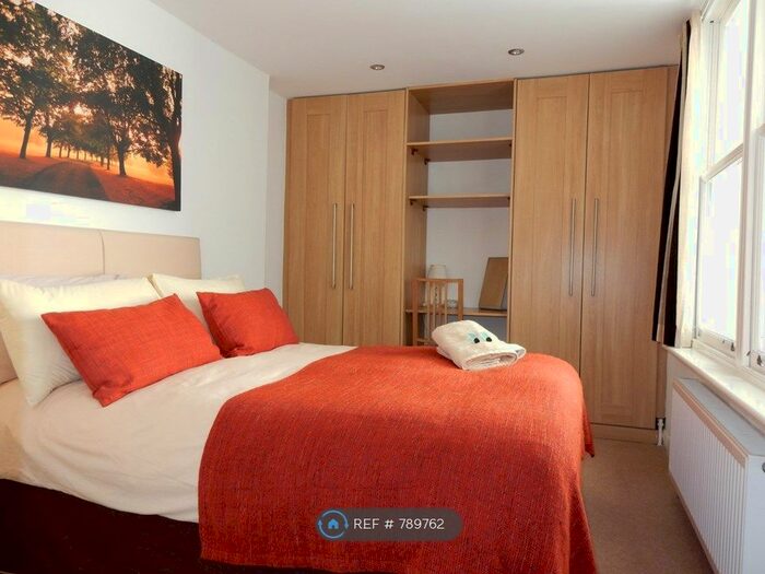 2 Bedroom Flat To Rent In Warwick Way, London, SW1V