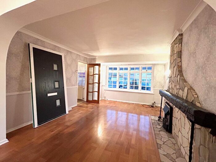 3 Bedroom House To Rent In Kingswood, Basildon, SS16