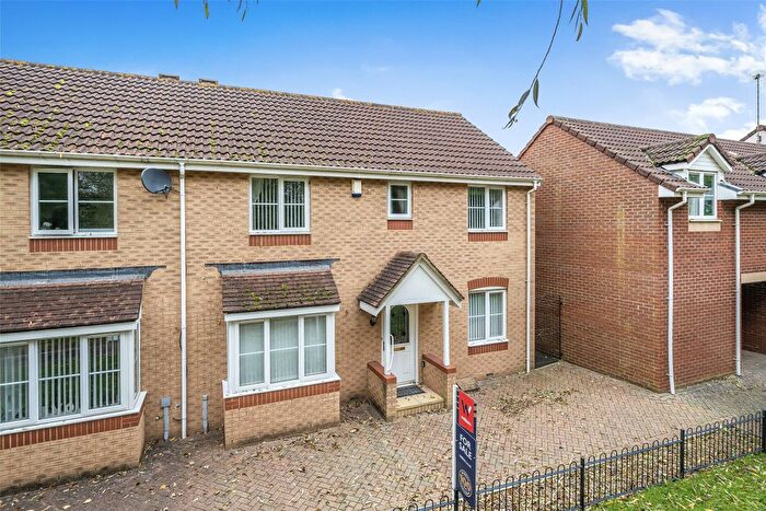 4 Bedroom End Of Terrace House For Sale In Severn Drive, Taunton, Somerset, TA1