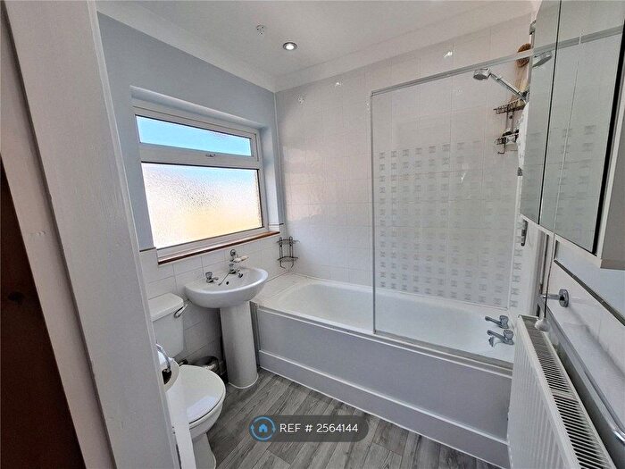 2 Bedroom Bungalow To Rent In Heol Y Graig, Aberporth, Cardigan, SA43