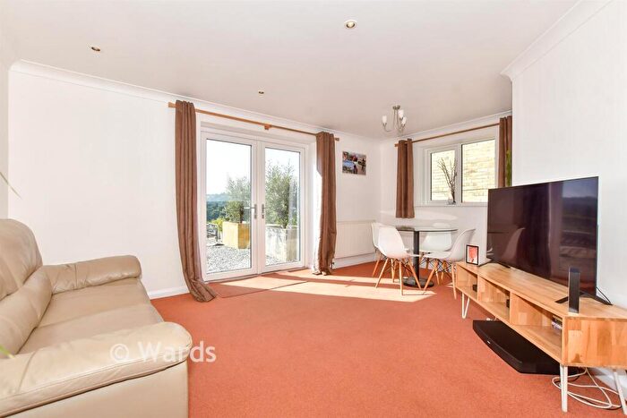 3 Bedroom Semi Detached House For Sale In Harbour View Road, Dover, Kent, CT17