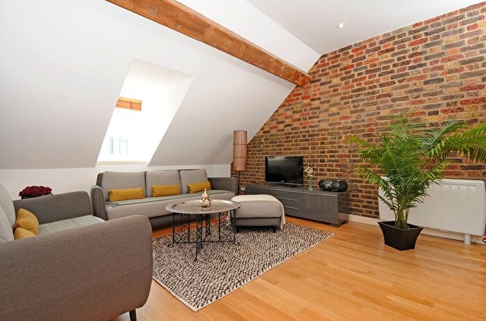 2 Bedroom Property To Rent In Maidstone Buildings Mews, London Bridge, London, SE1