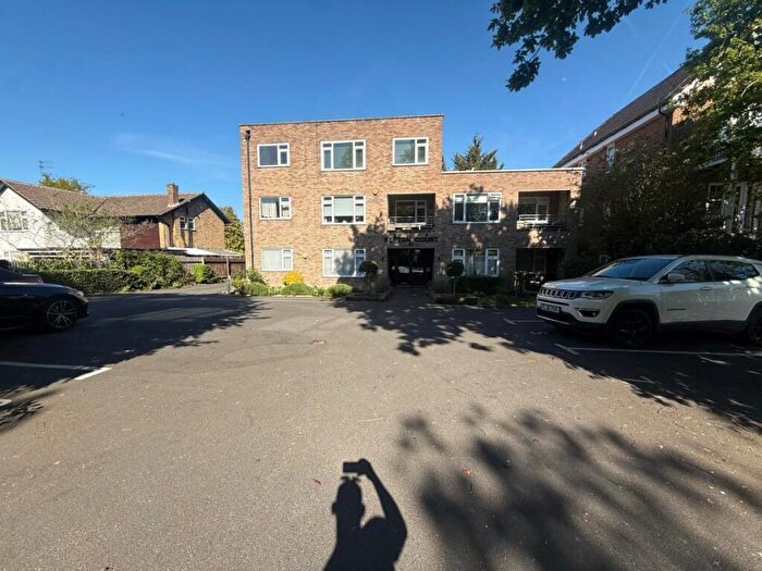 1 Bedroom Flat To Rent In Sefton Court, Enfield, EN2