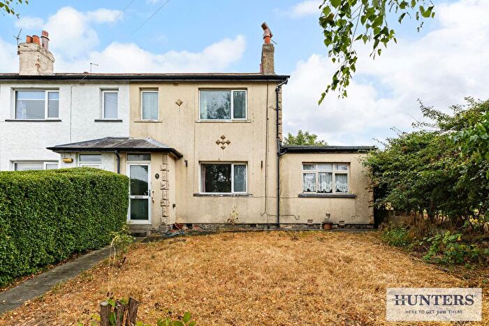 3 Bedroom End Of Terrace House For Sale In Canada Crescent, Rawdon, Leeds, LS19