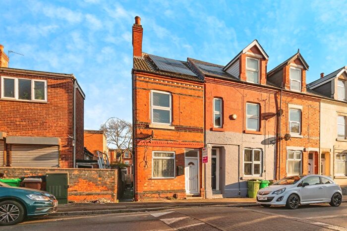 3 Bedroom End Of Terrace House For Sale In Trent Road, Nottingham, NG2