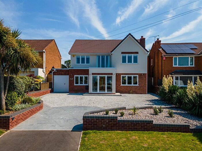 4 Bedroom Detached House For Sale In Prospect Lane, Solihull, B91