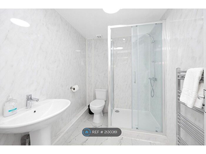 7 Bedroom End Of Terrace House To Rent In Diban Avenue, Hornchurch, RM12