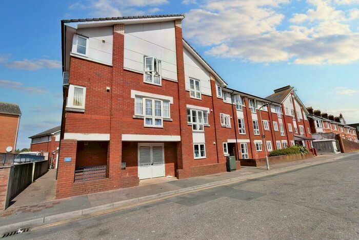 2 Bedroom Flat To Rent In Eveleighs Court, EX4