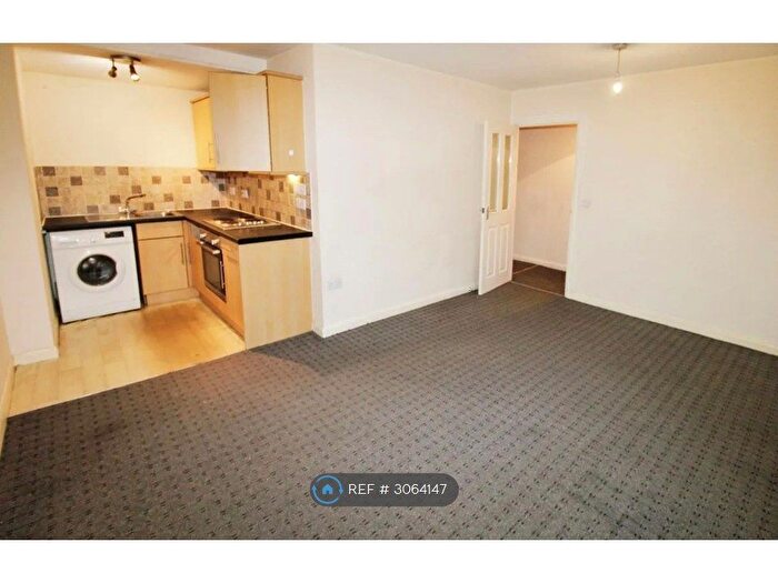 2 Bedroom Flat To Rent In Bolton Road, Bradford, BD2
