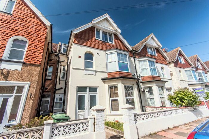 2 Bedroom Flat To Rent In Wickham Avenue, Bexhill-On-Sea TN39