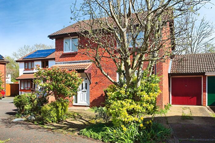 4 Bedroom Detached House For Sale In Uplands, Peterborough, PE4