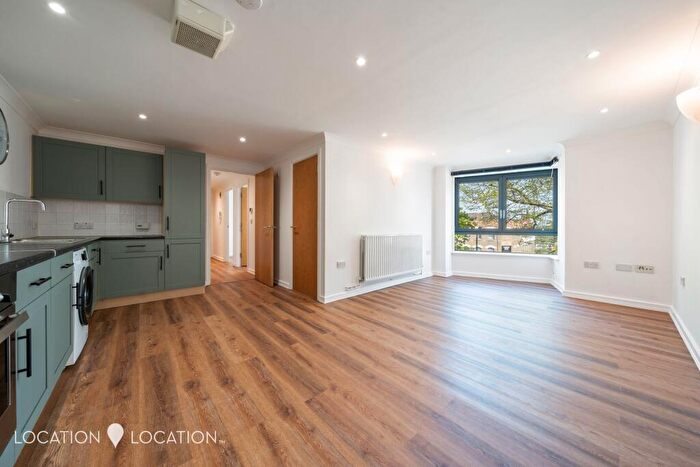 2 Bedroom Property To Rent In Lewis Gardens, London, N16