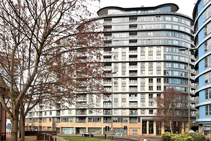 2 Bedroom Flat For Sale In Station Approach, Woking, Surrey, GU22