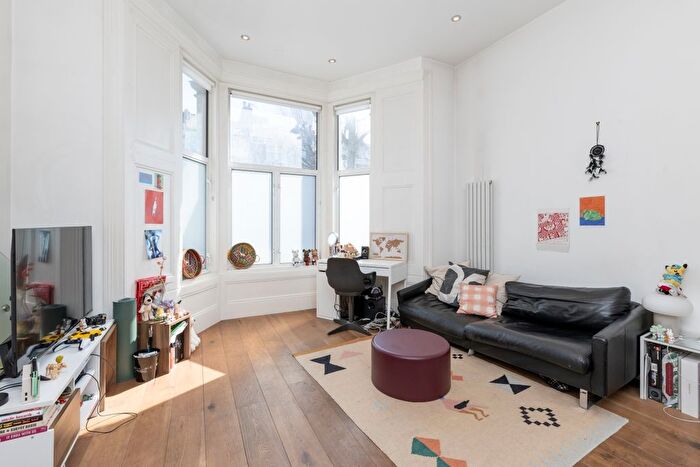 1 Bedroom Flat To Rent In Shepherds Bush Road, London, W6