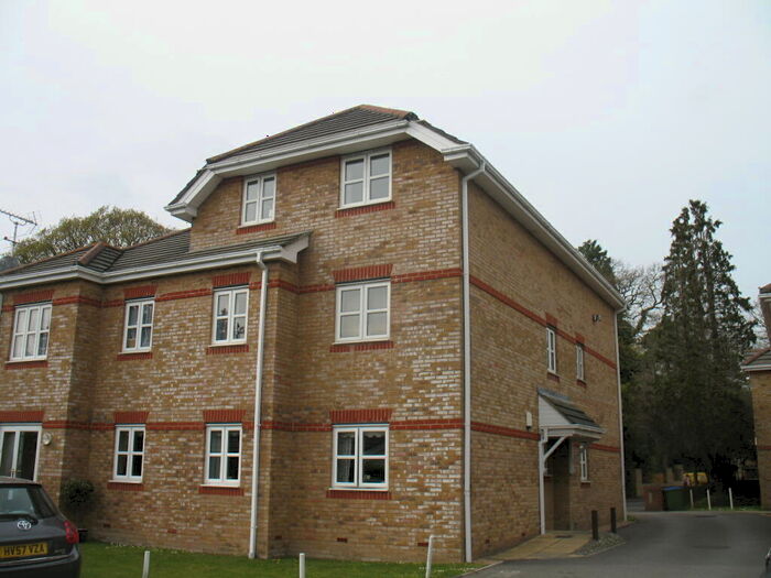 2 Bedroom Flat To Rent In Marshall Place, Winchester Road, SO16