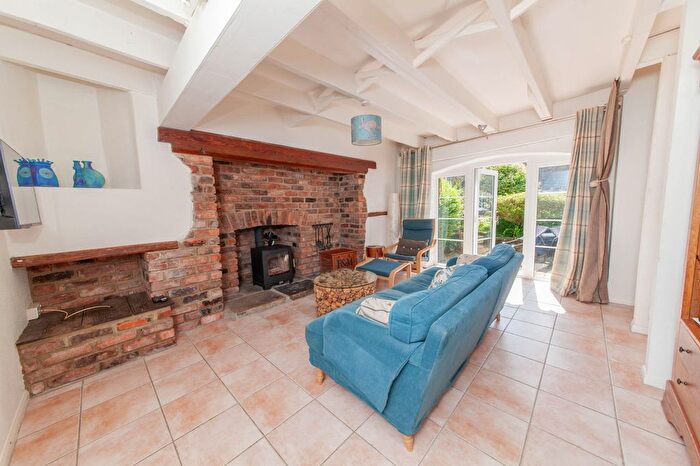 2 Bedroom Barn Conversion For Sale In Bowden, Nr Blackpool Sands Beach, TQ6