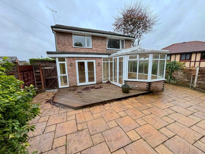 4 Bedroom Detached House To Rent In Thirsk Close, Bury, BL8