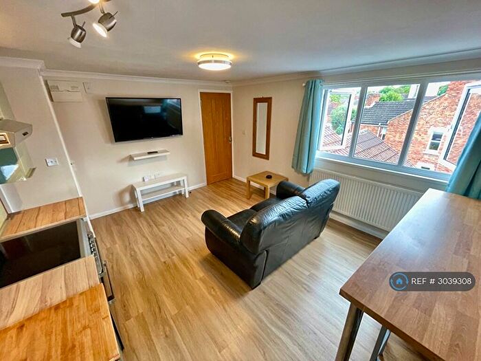 1 Bedroom Flat To Rent In Euclid St, Swindon, SN1