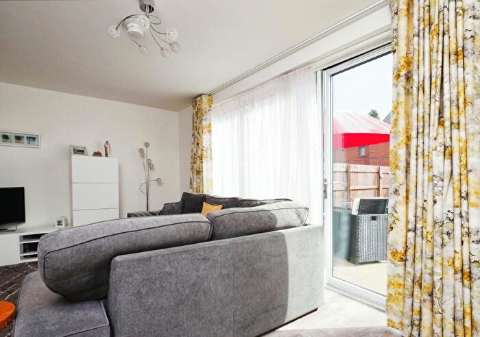 3 Bedroom Detached House For Sale In Heartwood Close, Wollaton, Nottinghamshire, NG8