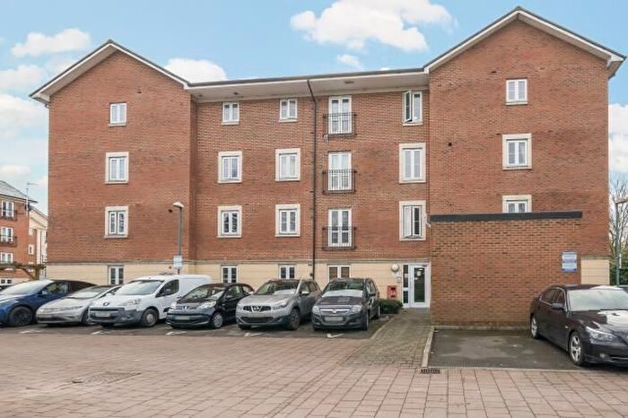 2 Bedroom Flat To Rent In Brunel Crescent, Swindon, SN2