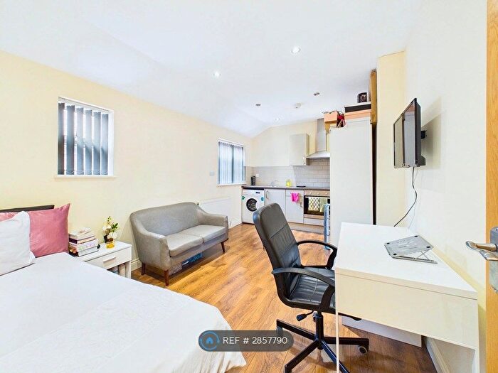 Studio To Rent In Victoria Avenue, Leicester, LE2