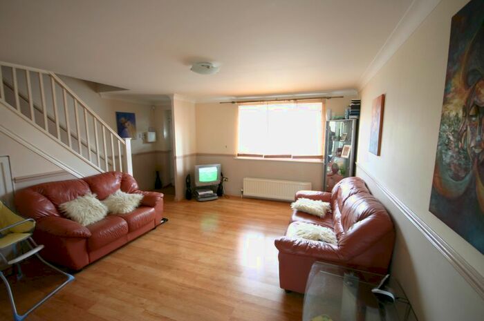 2 Bedroom End Of Terrace House To Rent In Bressey Avenue, Enfield, Middlesex EN1