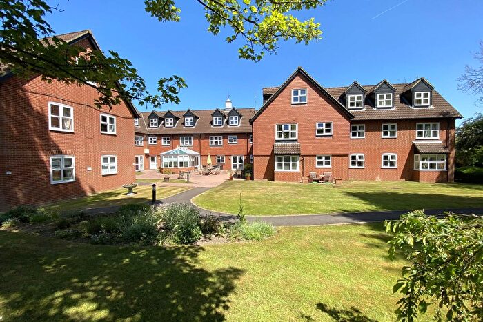 1 Bedroom Flat For Sale In River Park, Marlborough, SN8