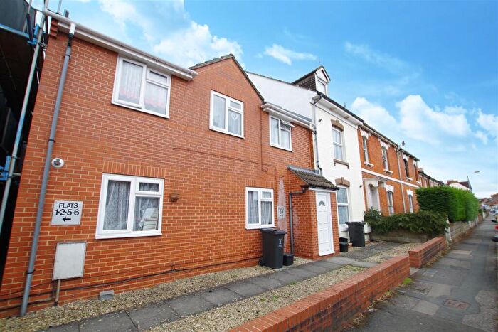 1 Bedroom Flat To Rent In Landsdown Road, Old Town, SN1