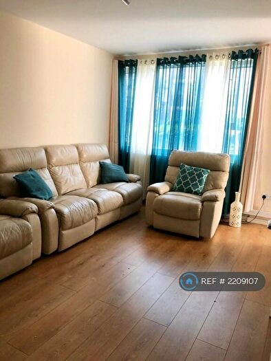 2 Bedroom Flat To Rent In Bridgen House, London, E1