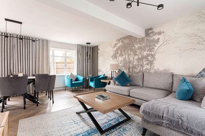 4 Bedroom Detached House For Sale In High Street, Partridge Green, RH13