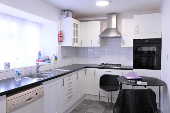 5 Bedroom Terraced House To Rent In Bushbarns, Cheshunt, EN7