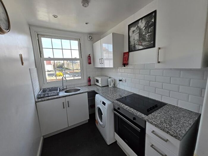 2 Bedroom Flat To Rent In Boundary Road, Walthamstow, E17