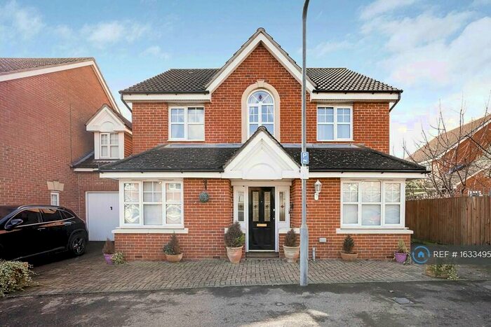 5 Bedroom Detached House To Rent In Ludham Close, Ilford, IG6