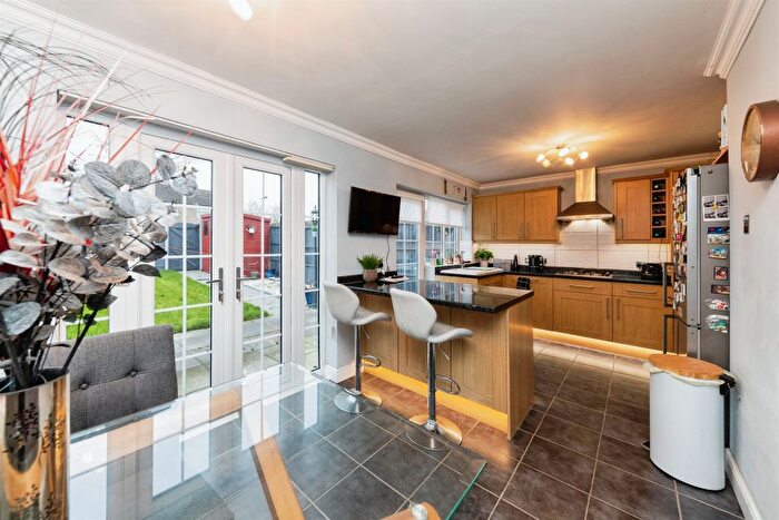 3 Bedroom Terraced House For Sale In Upper Maylins, Letchworth Garden City, SG6
